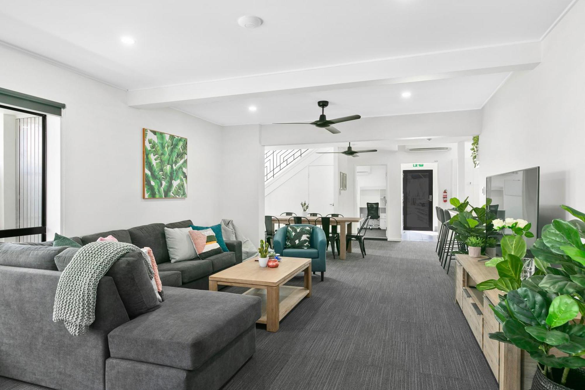 Хостел Mihaven Shared Living - Martyn St Кернс Екстер'єр фото